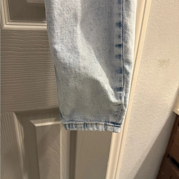 Aeropostale stretchy Cheeky jeggings distressed light blue denim Size 8 - Picture 4 of 8